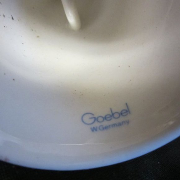 Vtg 1985 GOEBEL BELL ORNAMENT IVORY COLORED PORCELAIN BELL ORNAMENT SET OF 3 - Picture 3 of 6